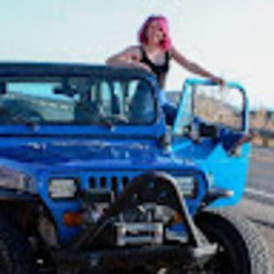 Meet your Posher, Chloe